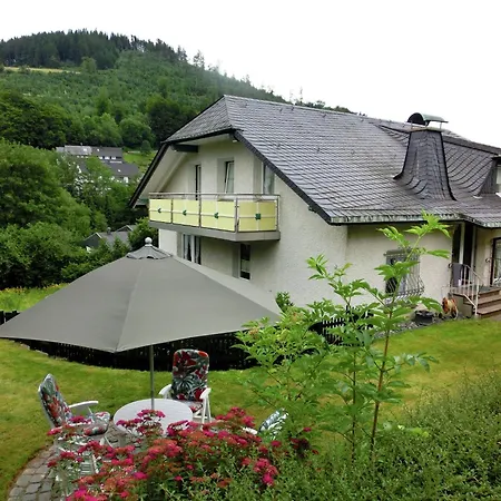 Modern In Schwalefeld With Garden Apartment