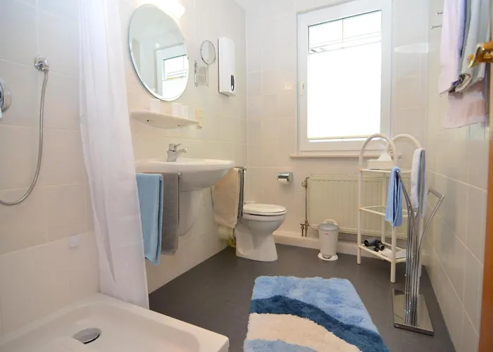 Modern In Schwalefeld With Garden