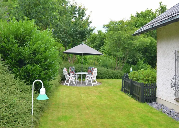 Modern In Schwalefeld With Garden Appartement