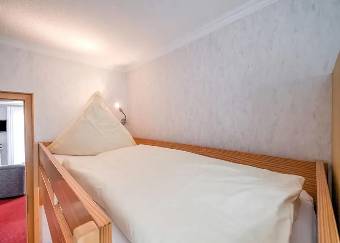 Modern In Schwalefeld With Garden