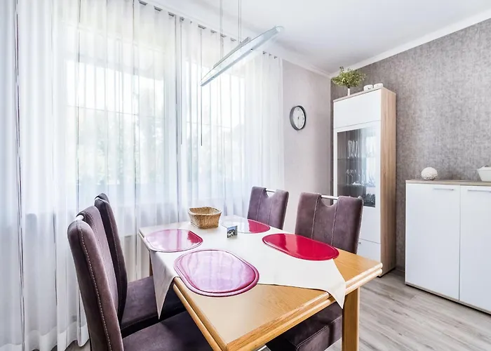 Modern In Schwalefeld With Garden 아파트