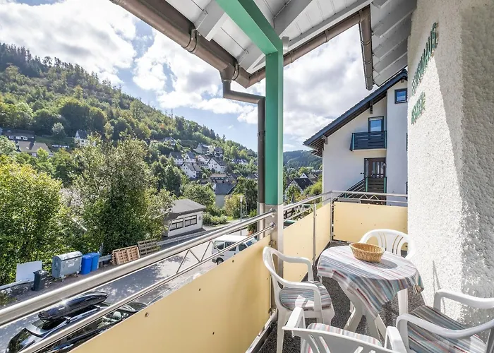 Modern In Schwalefeld With Garden 빌링겐